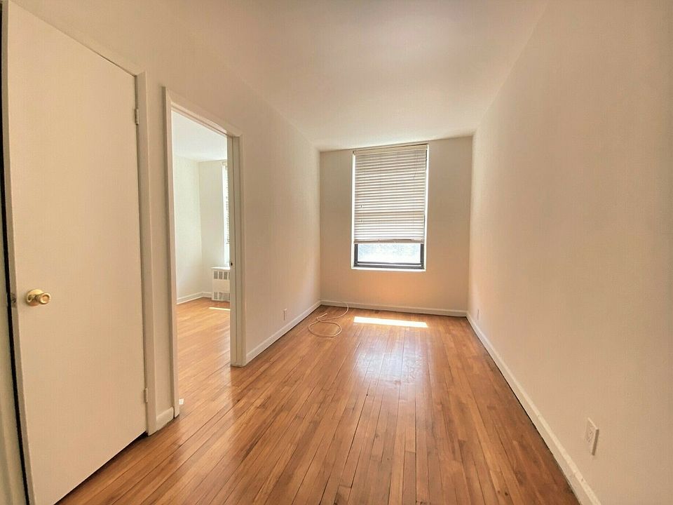 1st image of 221 W 22nd St APT C1