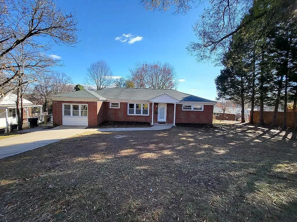 4 bed, 1528 sqft, $2,000 — Photo 1