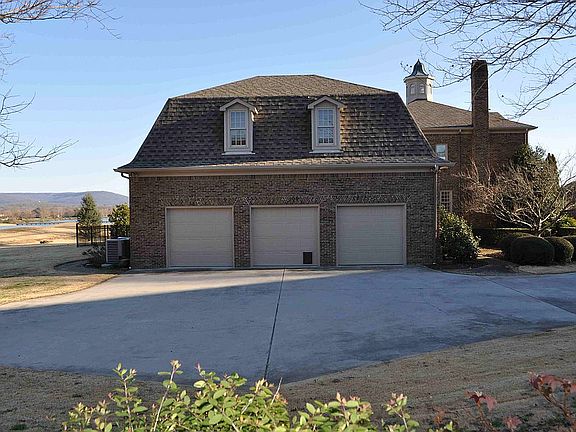 4th image of 2807 Castle Pines Cir SE