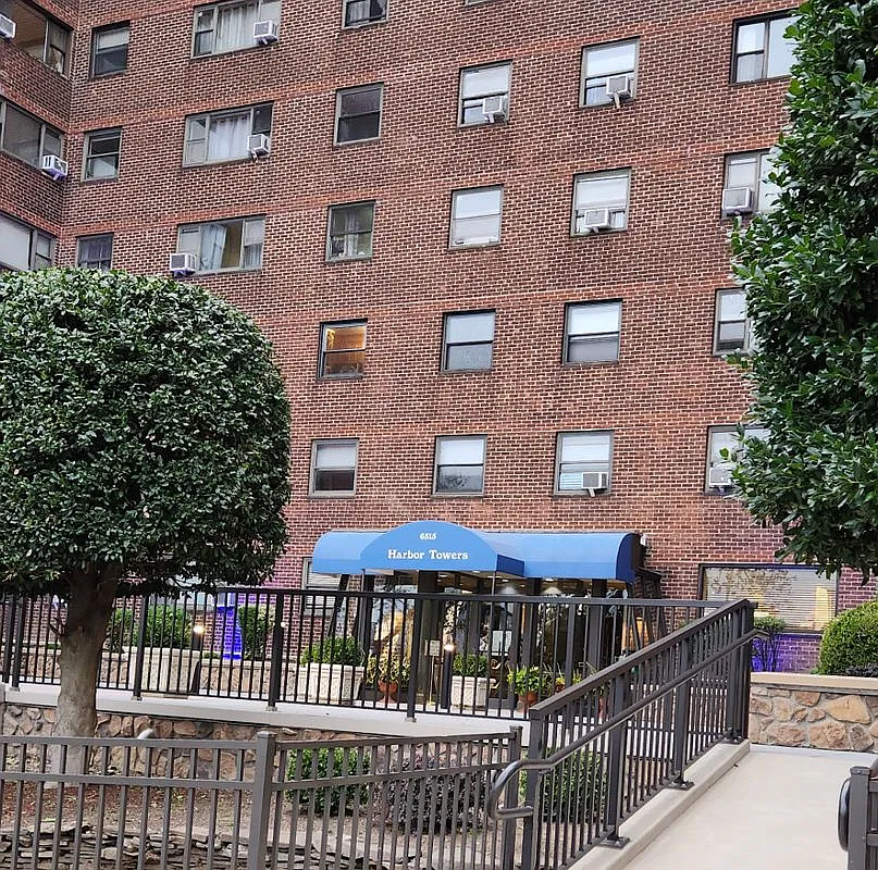 Studio, 1.0 bath, 340 sqft, $1,600 — Photo 1