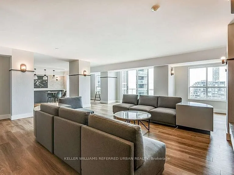 323 Richmond St E #201 — Photo 34