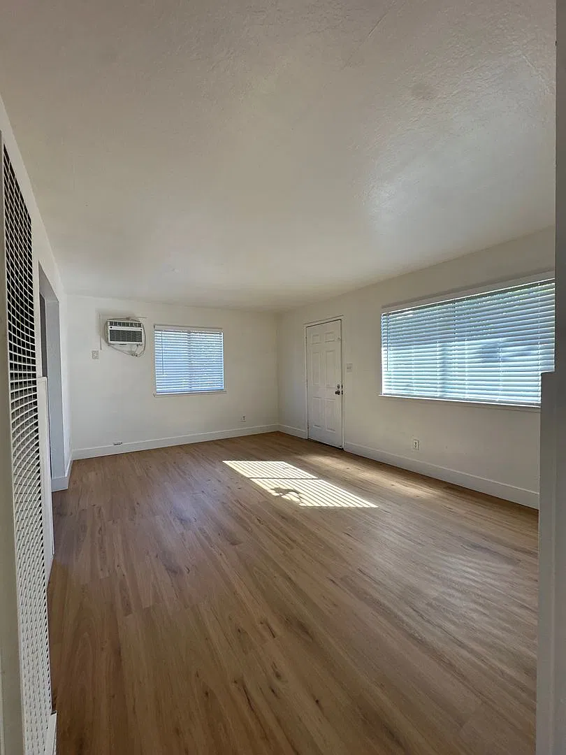 Beautiful 2 bedroom 1 bath located in Elk Grove! — Photo 4