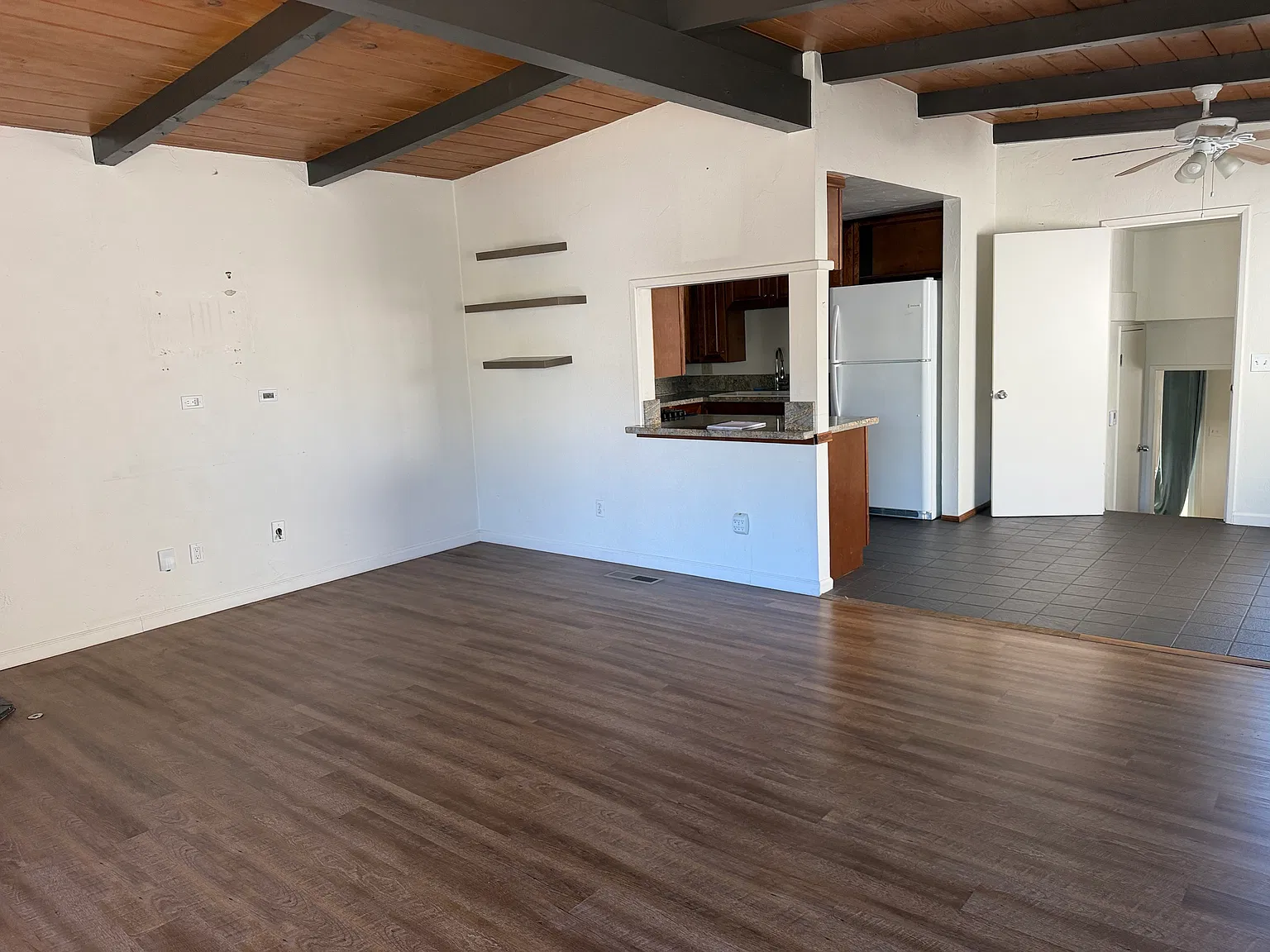 2 bed, 1200 sqft, $4,545 — Photo 4
