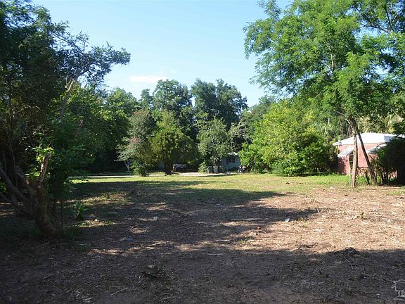 3rd image of 205 Edison Dr