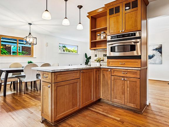 4th image of 8421 Freyman Dr