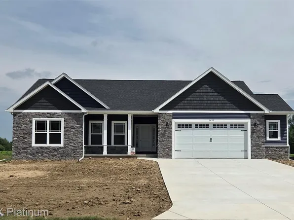 7439 Skylar Ct, Swartz Creek, MI 48473
