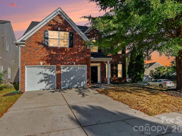 4059 Houldsworth Dr, Charlotte, NC 28213