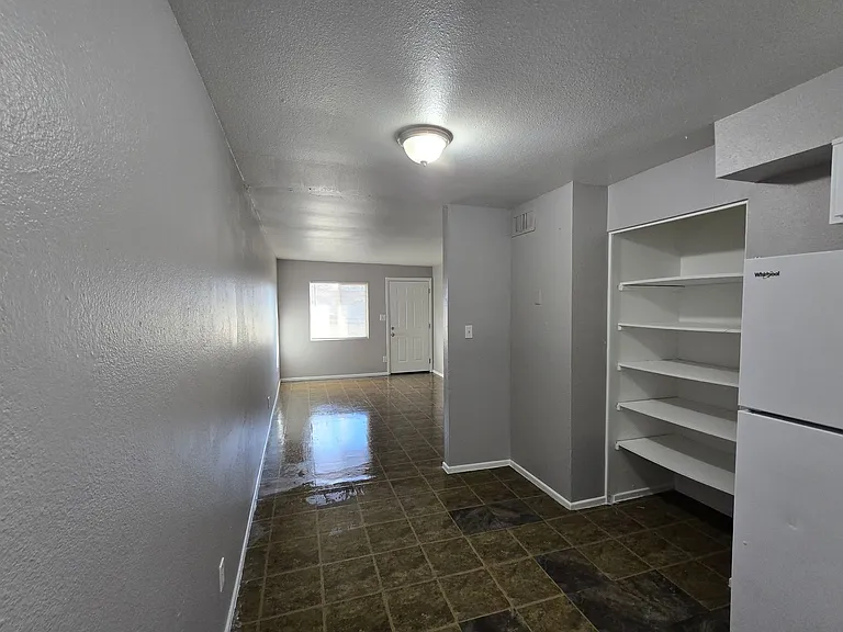 2302 & 2304 E Broadway Rd — Photo 38