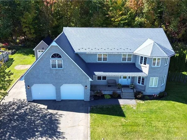 19 Doyle St, Nackawic, NB E6G 1E4