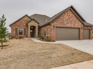 5704 Ledgestone Dr, Mustang, OK 73064