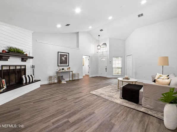 8829 NATURE VIEW Lane W, Jacksonville, FL 32217