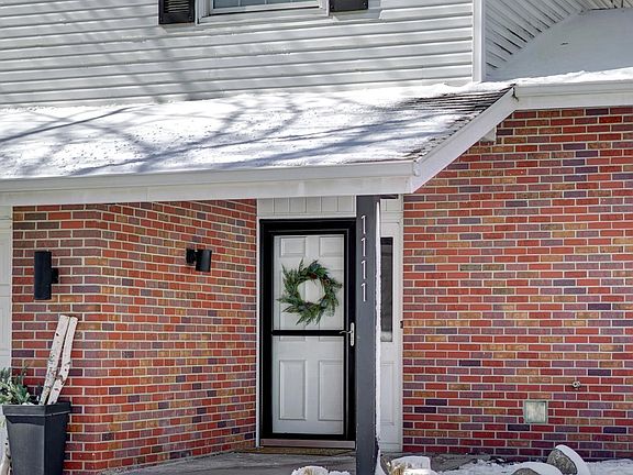 3rd image of 1111 Cobblestone Dr