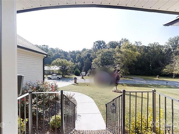 4th image of 216 Rock Creek Dr