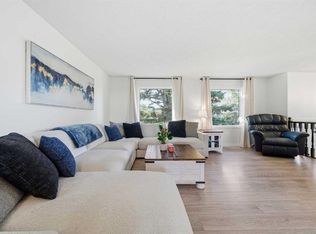 67 N Lake Sylvan Close SE, Calgary, AB T2J 3E5