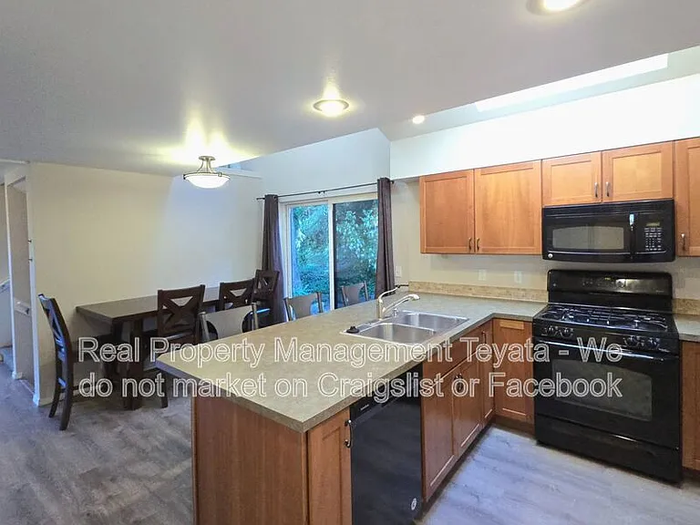 816 20th St #100 — Photo 11