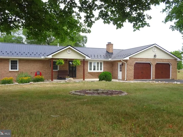 5987 Bino Rd, Greencastle, PA 17225