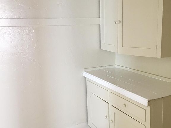 2nd image of 354 E Cypress St #10J