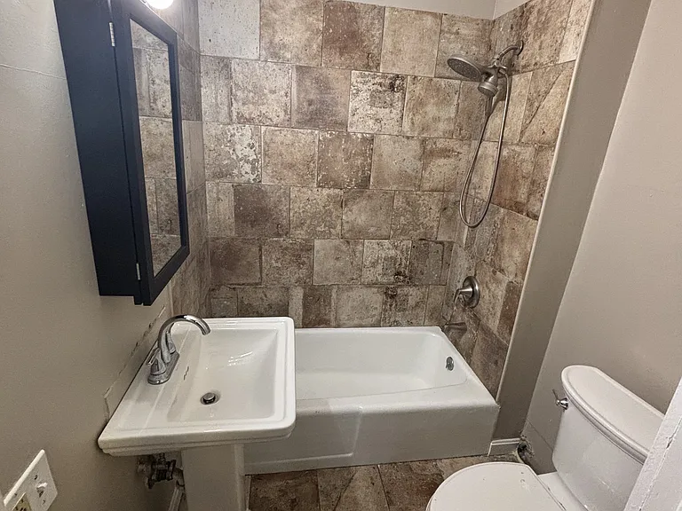 154 Daly Ave #3 — Photo 5