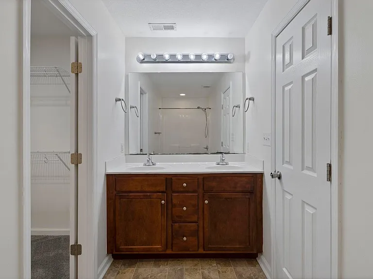 117 Brians Woods Rd — Photo 13