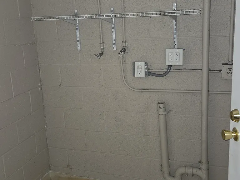 116 Chapel Ave — Photo 42