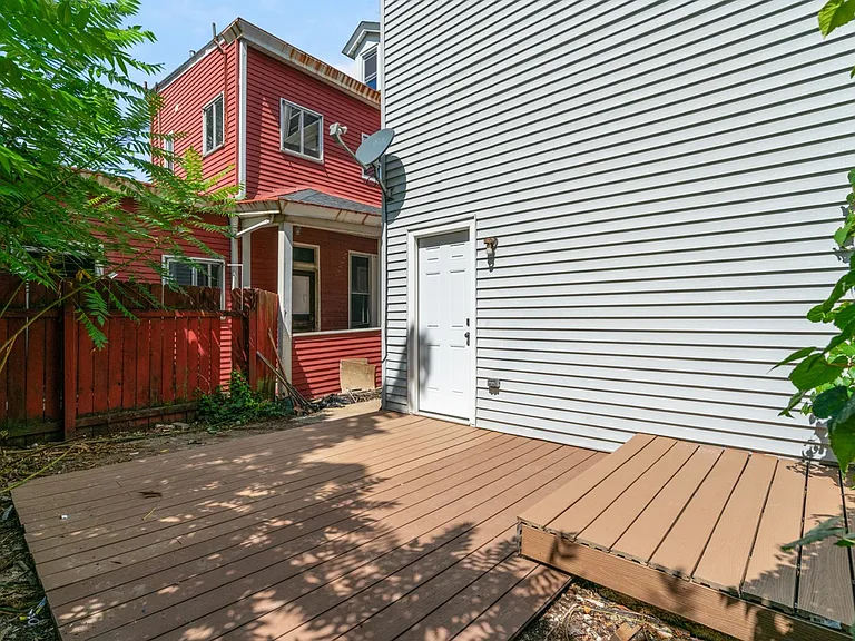 2116 Perrysville Ave — Photo 2