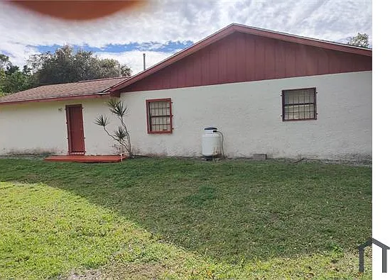 3 bed, $2,300 — Photo 3