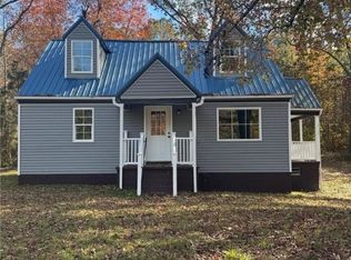 1205 E Cox Rd, Blackstone, VA 23824