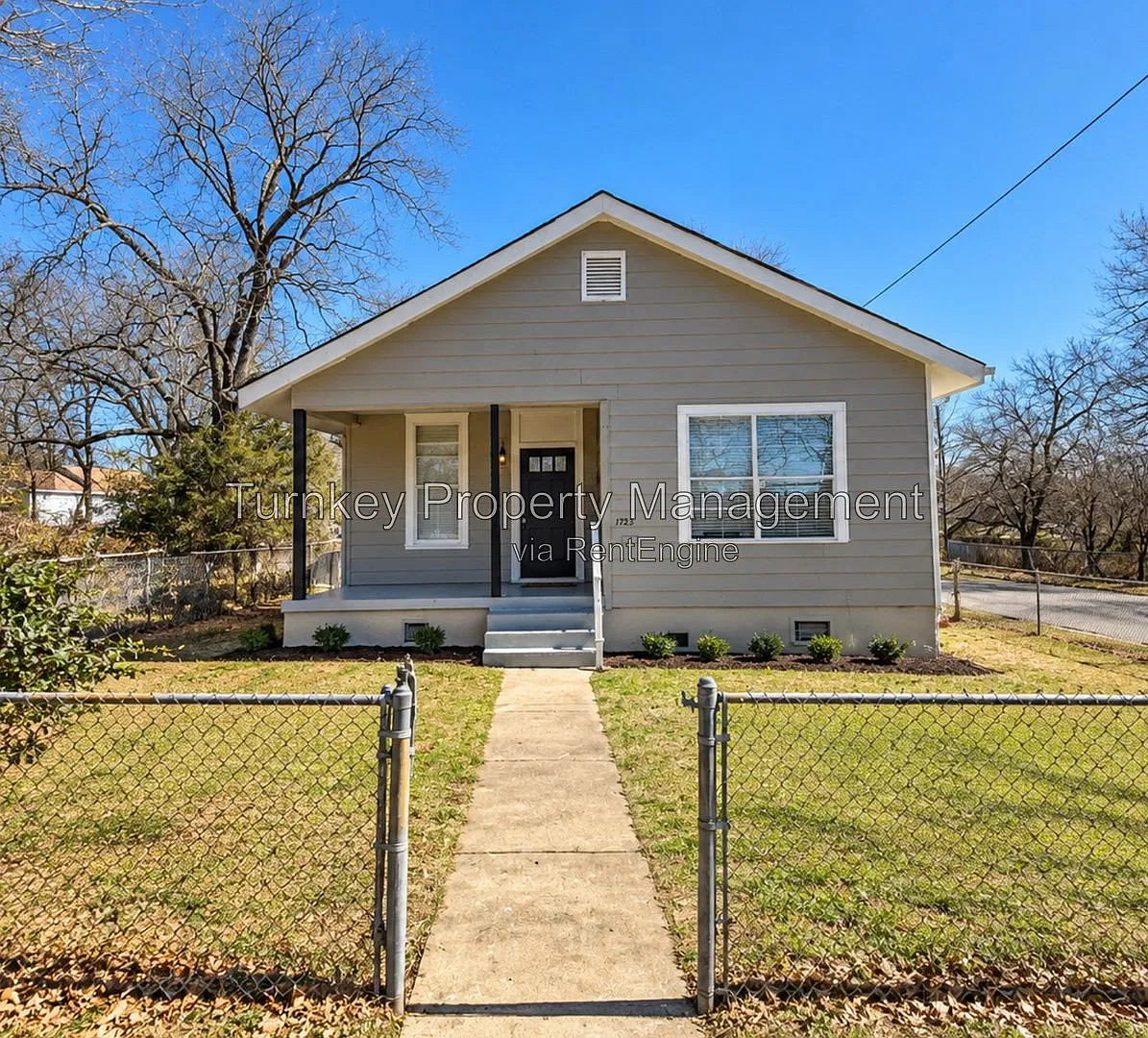 3 bed, 1.0 bath, 1372 sqft, $1,075 — Photo 1
