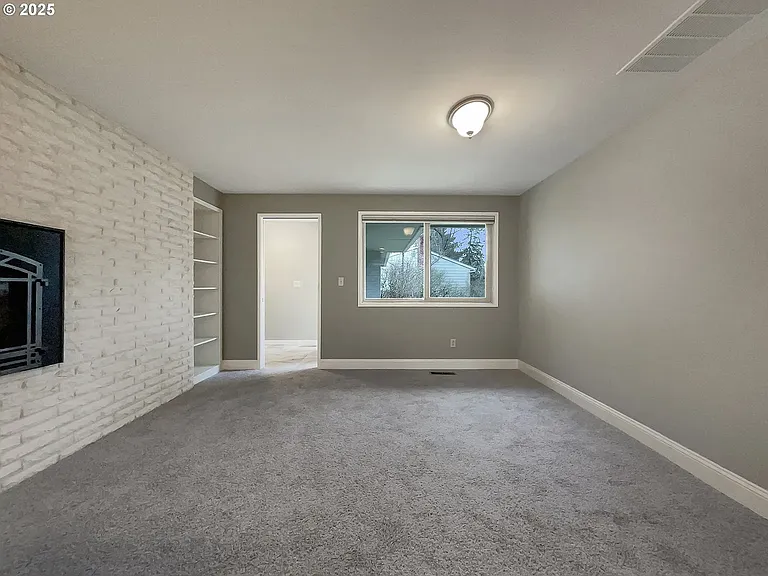 1690 Woodland Ter — Photo 17