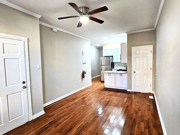 4th image of 1526 W Porter St #1