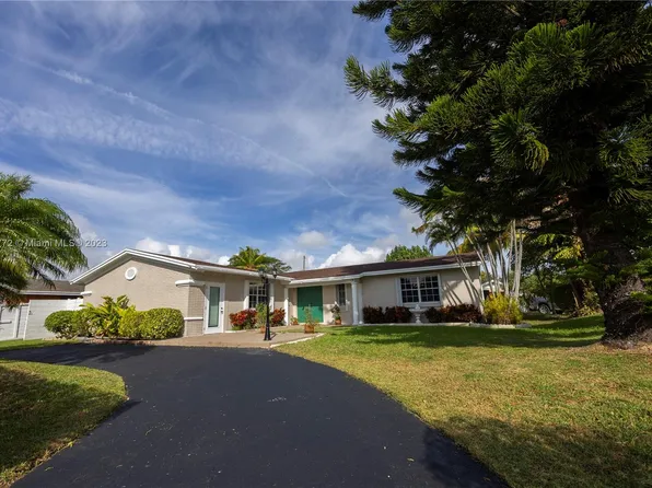 10391 SW 198th St, Cutler Bay, FL 33157