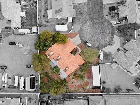 3rd image of 5935 N Campbell Rd