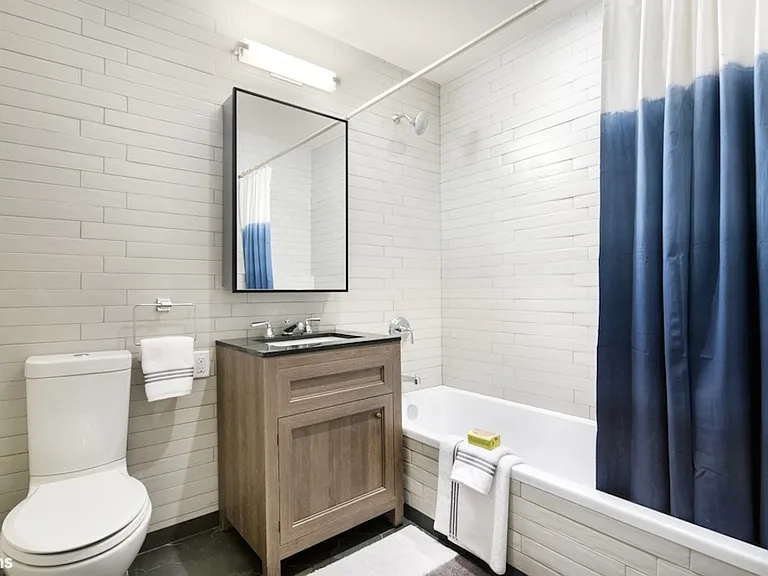 180 Franklin Ave #201 — Photo 6