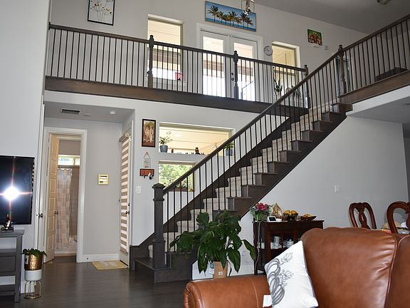 4th image of 8701 Paradise Dr