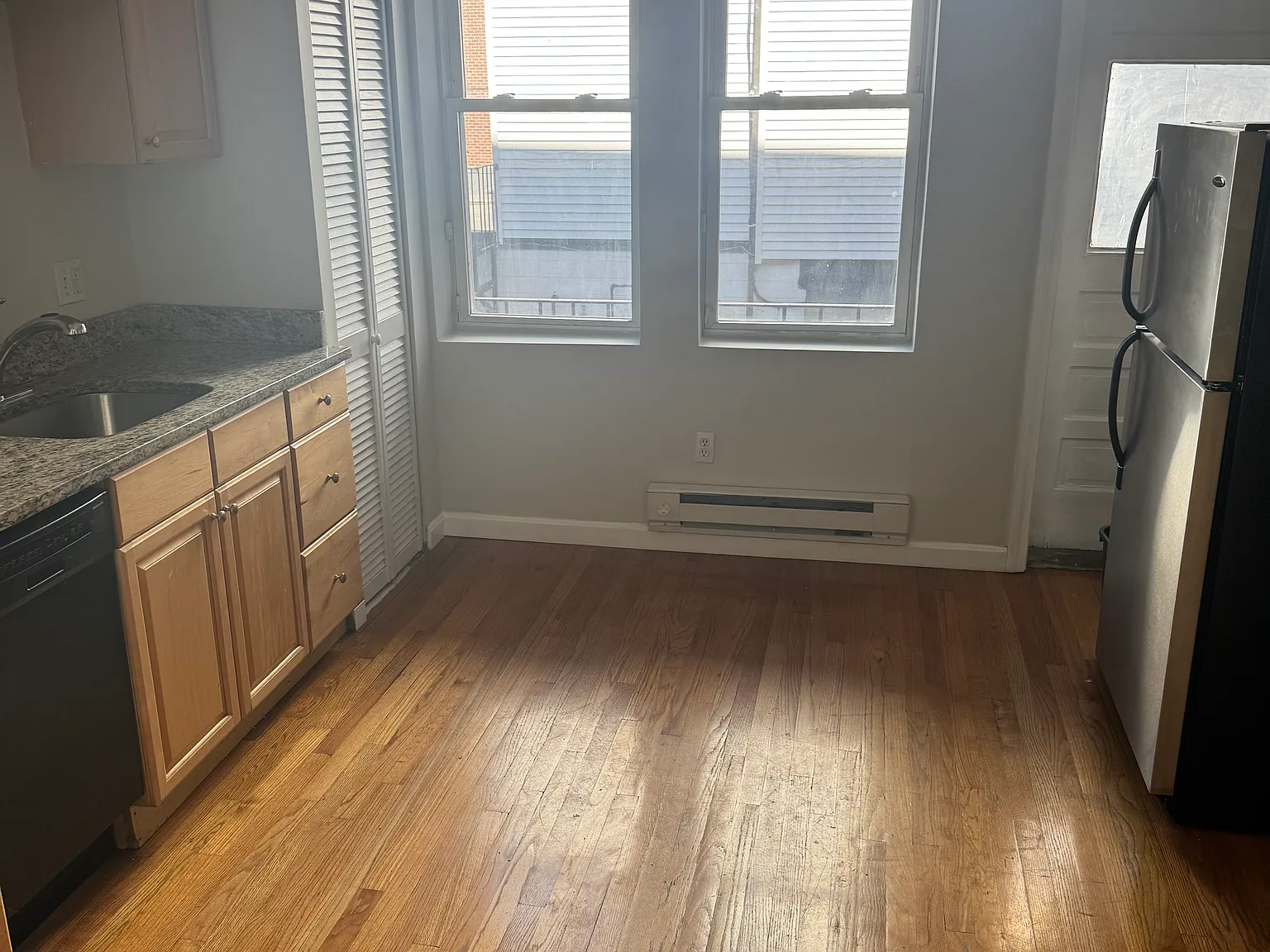 2 bed, 1.0 bath, $3,500 — Photo 4