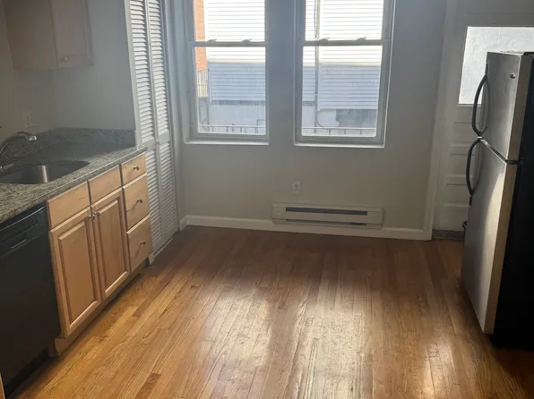 224 Hanover St, Boston, MA