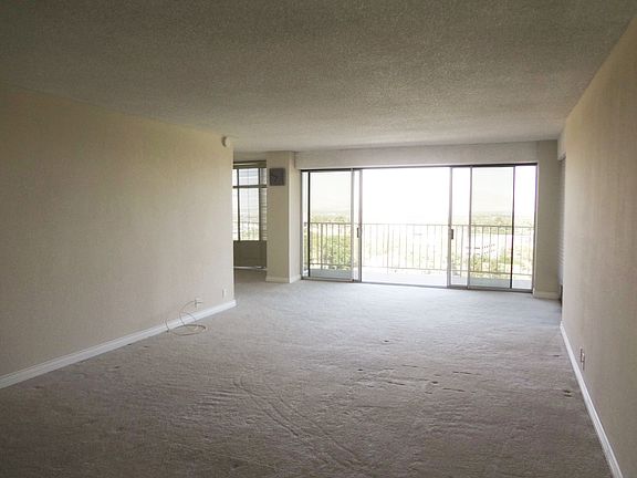 4th image of 3111 Bel Air Dr Unit 11D