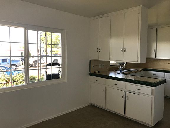 5th image of 2138 E 5th St