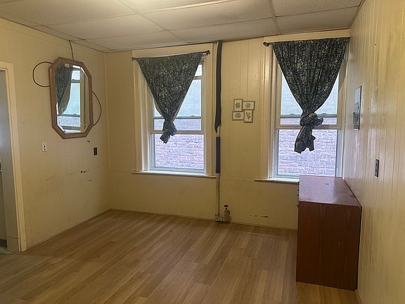 3rd image of 339 Main St #2