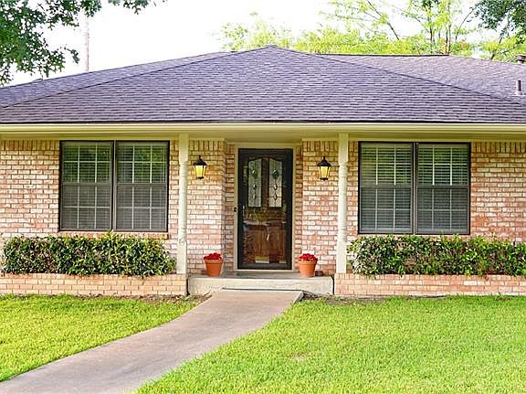 3rd image of 719 Cottonwood Dr