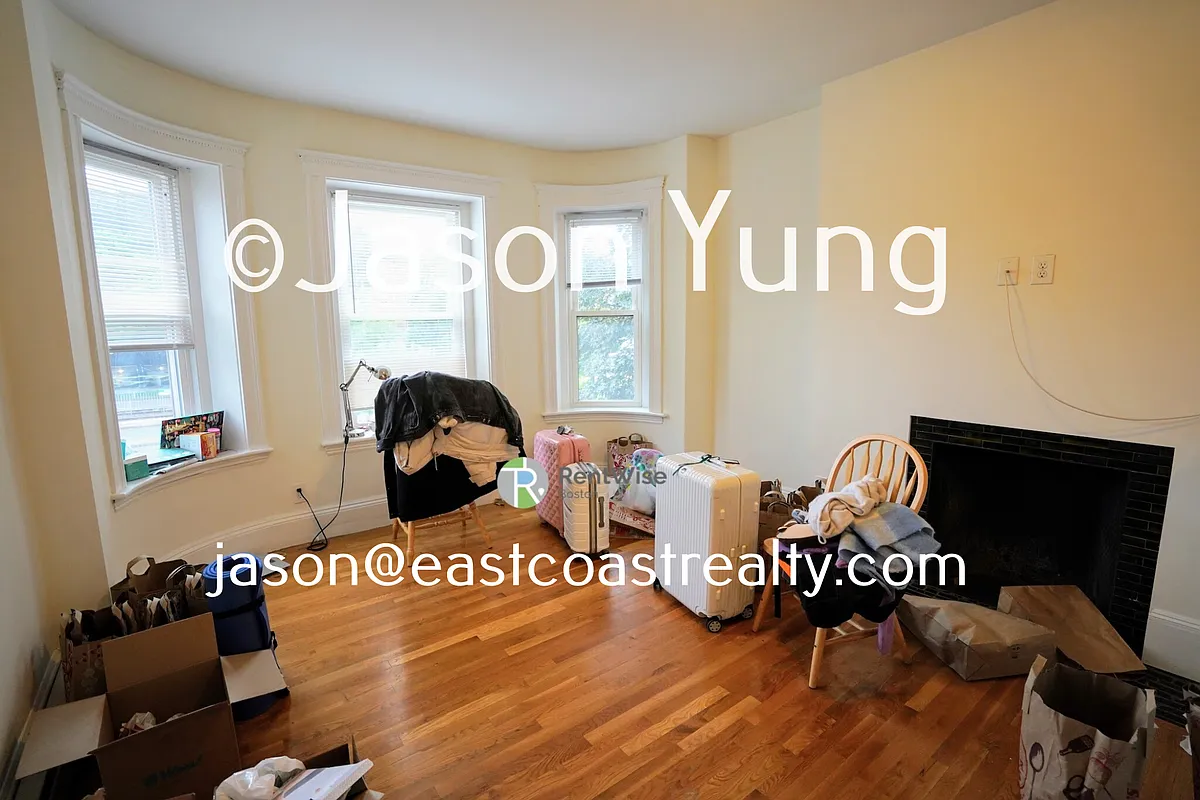 Building Photo - 1320 Commonwealth Ave #6