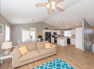 6137 Karmen Ave NE, Albertville, MN 55301