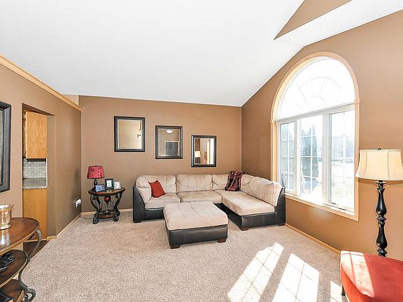 4th image of 10470 Karston Ave NE