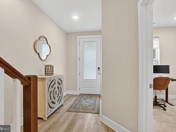 5th image of 112 Glass Ln