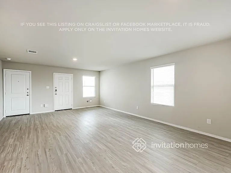 128 Hollywood Dr — Photo 4