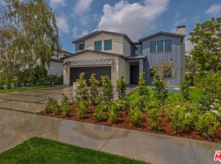 13155 Hesby St, Sherman Oaks, CA 91423