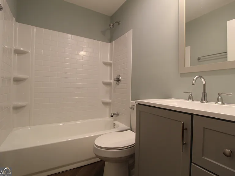28 Lombardy Way SE — Photo 5
