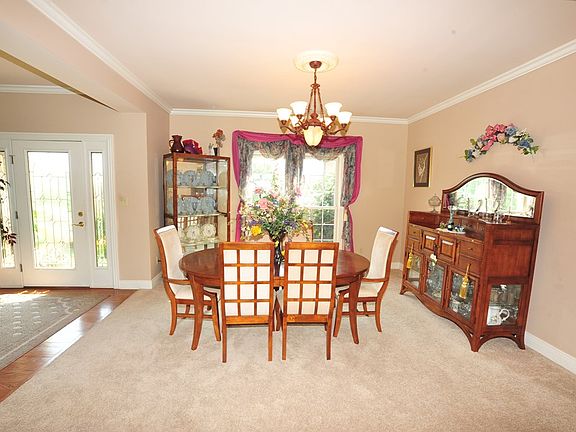 3rd image of 6660 Waterford Pl