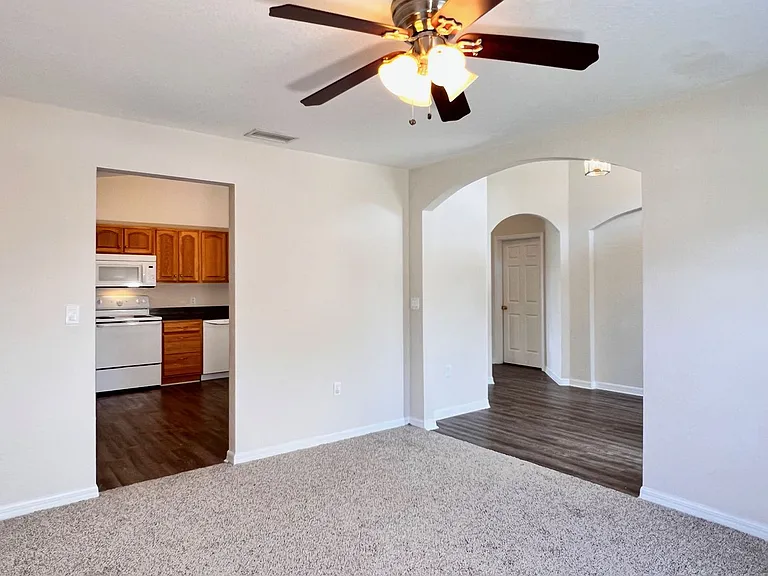567 Cody Caleb Dr — Photo 3