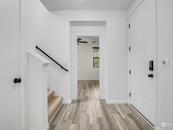 3rd image of 4320 Edgewater Boulevard NE